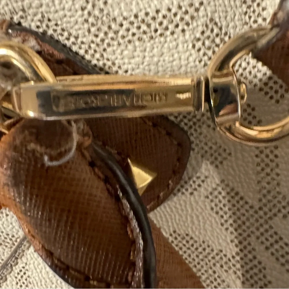 Micheal Kors Logo Hand Bag With Crossbody Strap